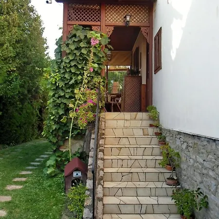 Illés *