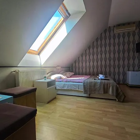 Illes Vendeghaz Pensjonat 3*