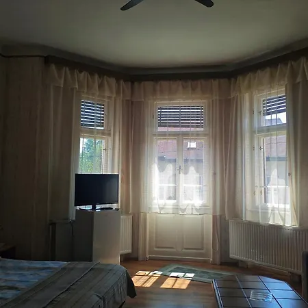 Illes Vendeghaz Pensjonat Keszthely