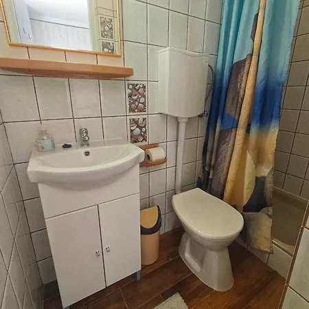 以利亚小屋旅馆 招待所 *