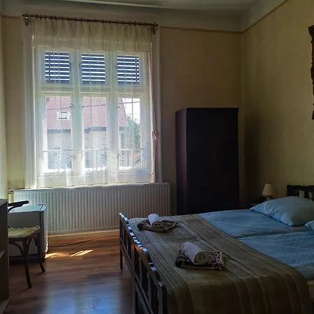 Illes Vendeghaz Pensjonat Keszthely