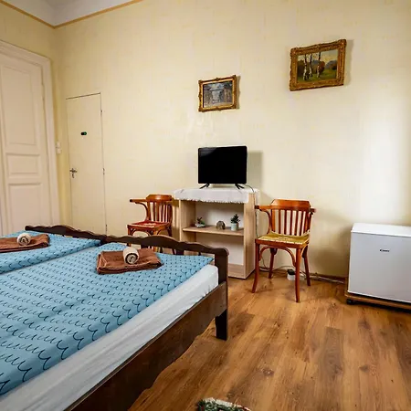 Illes Vendeghaz Gasthuis Keszthely