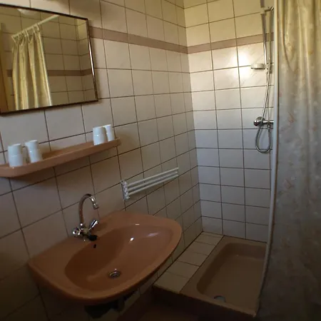 Illes Vendeghaz Pensjonat Keszthely
