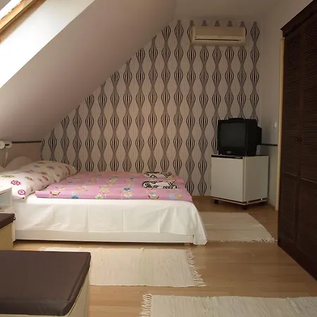 Illes Vendeghaz * Keszthely